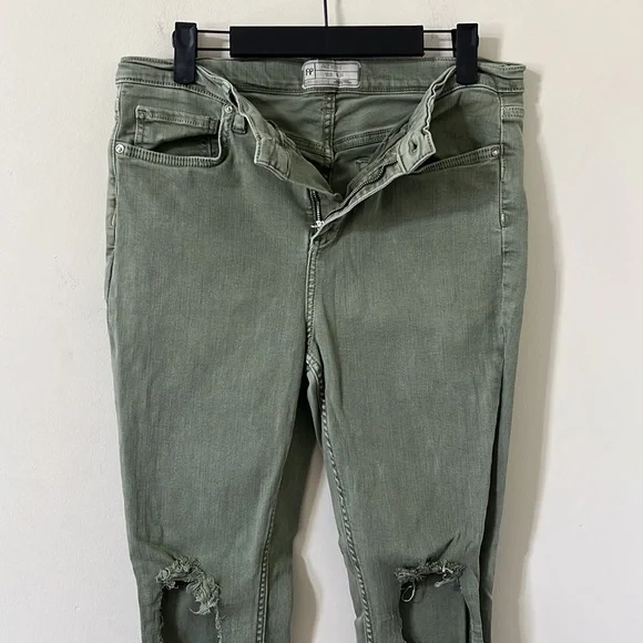 Free People Moss High Rise Distressed Busted Knee Skinny Jeans Size 31 - Picture 6 of 12